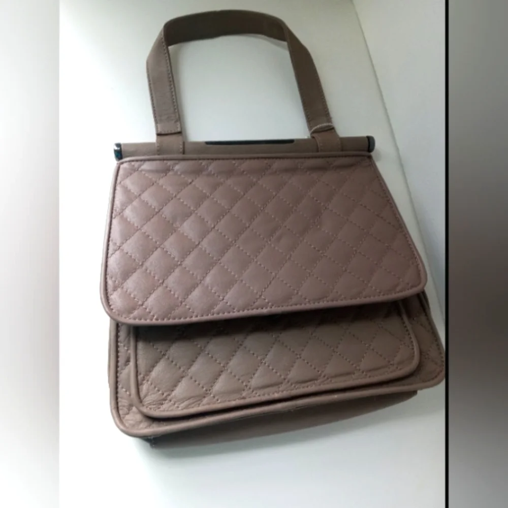 BCBGMaxazria Vintage Taupe Quilted Satchel Handbag 👜